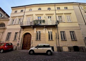 Facciata - Appartamento via Tommaso Morelli, 9, Casale Monferrato - foto 2