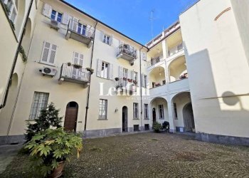 Cortile interno - Appartamento via Tommaso Morelli, 9, Casale Monferrato - foto 6