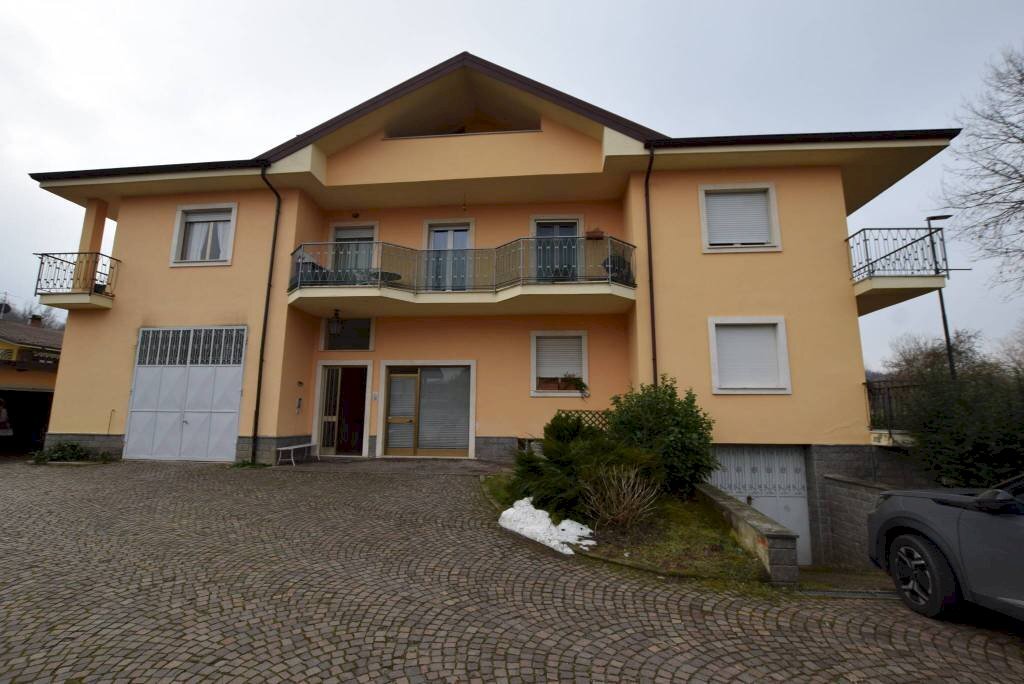 Facciata - Villa via San Cristoforo, 15, San Michele Mondovì - foto 1