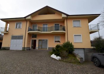 Facciata - Villa via San Cristoforo, 15, San Michele Mondovì - foto 1