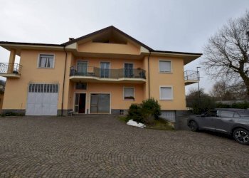 Facciata - Villa via San Cristoforo, 15, San Michele Mondovì - foto 2