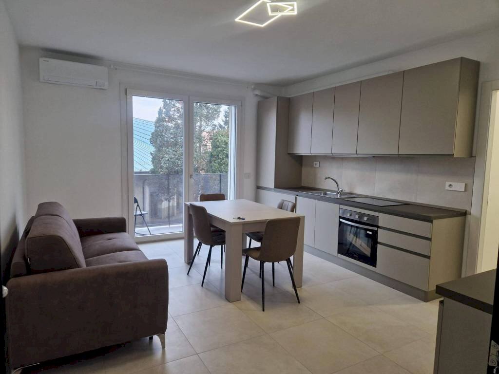 Cucina - Bilocale viale Luigi Borri, 134, Varese (zona Bustecche) - foto 1