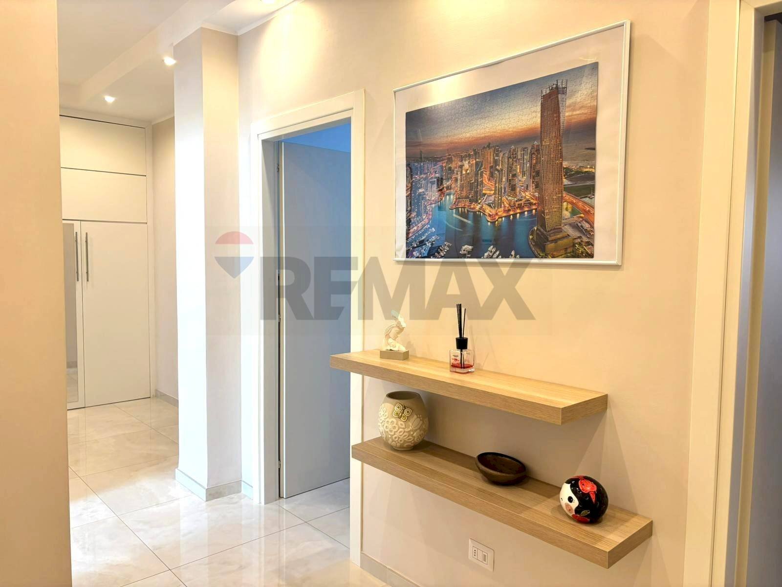 Hall / corridoio - Quadrilocale VIA GIACINTO FRANCIA
 
10, Trani - foto 3