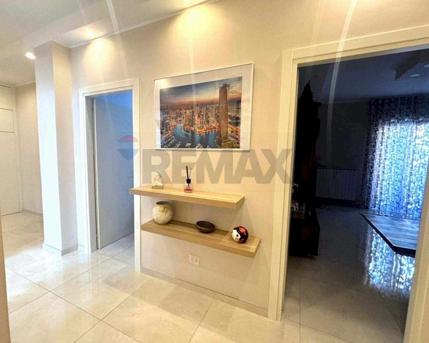 Hall / corridoio - Quadrilocale VIA GIACINTO FRANCIA
 
10, Trani - foto 2