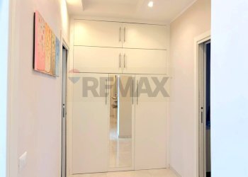 Hall / corridoio - Four-room apartment VIA GIACINTO FRANCIA
 
10, Trani - photo 22