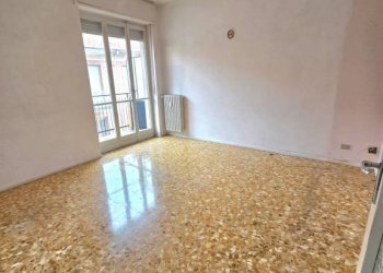 Cucina - Appartamento via Giambattista De Rolandis, Asti - foto 3