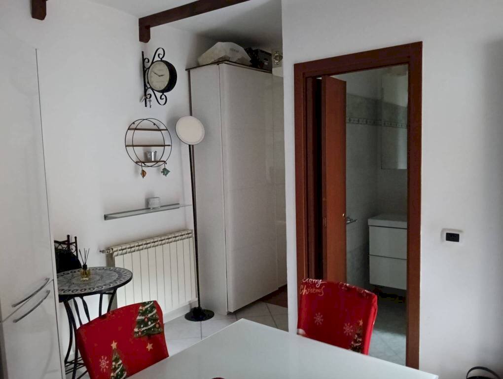 Disimpegno - Bilocale via Camillo Benso di Cavour, 59, Corsico - foto 3