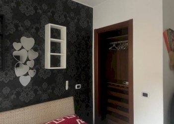 Camera da letto - Bilocale via Camillo Benso di Cavour, 59, Corsico - foto 15