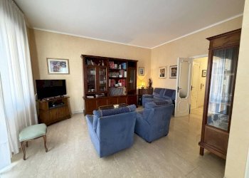 Salone - Appartamento via Cesare Cabella, 26, Genova (zona Castelletto) - foto 1