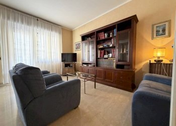 Salone - Appartamento via Cesare Cabella, 26, Genova (zona Castelletto) - foto 2