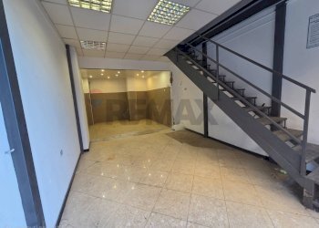 Ricezione / Lobby - Box Via Pietro Toselli
 
27R, Genova - foto 14