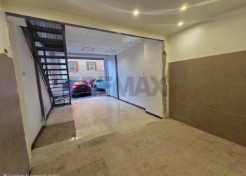 Hall / corridoio - Box Via Pietro Toselli
 
27R, Genova - foto 17