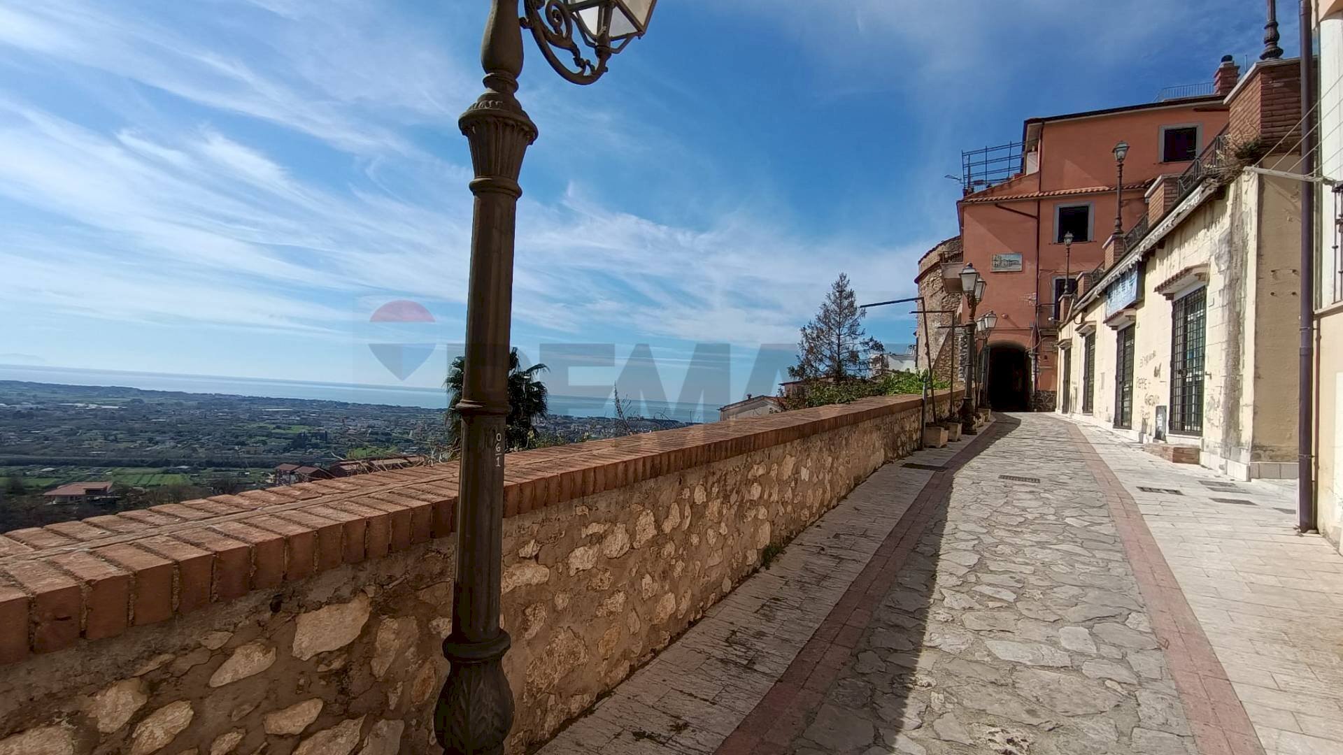 Balcone - Casa semi indipendente VIA DRITTO PORTICO
42, Minturno - foto 2
