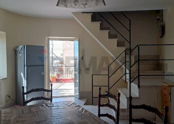 Scale - Casa semi indipendente VIA DRITTO PORTICO
 
42, Minturno - foto 22