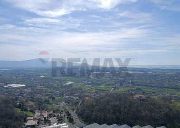 Vista delle montagne - Casa semi indipendente VIA DRITTO PORTICO
 
42, Minturno - foto 30