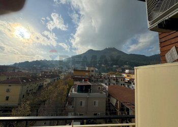 Edificio all\'aperto - Trilocale VIA G PASCOLI
 
35, Cassino - foto 4