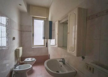 Bagno - Bilocale via Voltri, Genova (zona Voltri) - foto 11