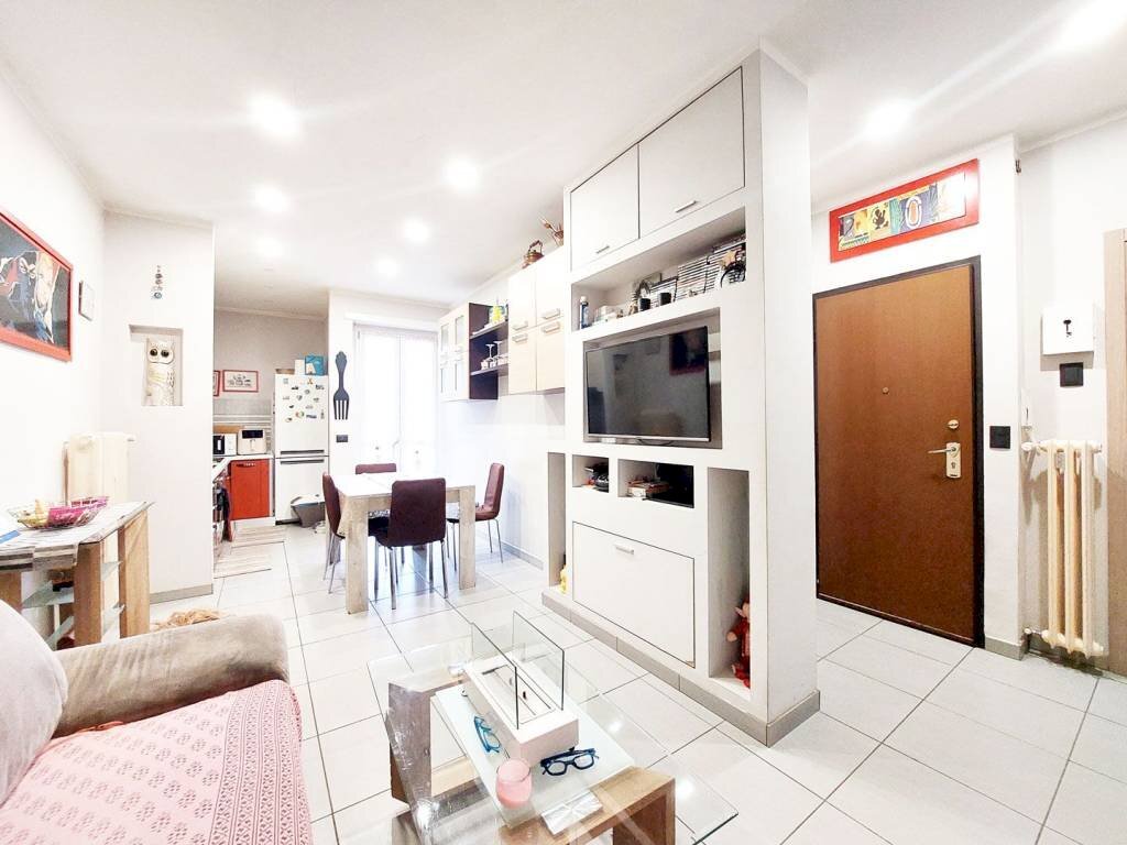 Salone - Three-room apartment largo Luca della Robbia, 44, Torino (neighborhood Pozzo Strada) - photo 3