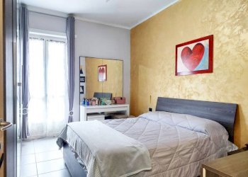 Camera da letto - Three-room apartment largo Luca della Robbia, 44, Torino (neighborhood Pozzo Strada) - photo 8