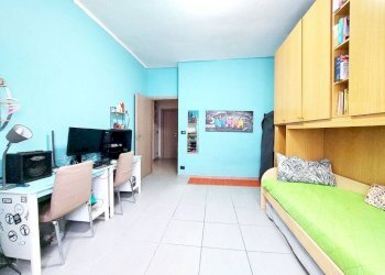 Camera da letto - Three-room apartment largo Luca della Robbia, 44, Torino (neighborhood Pozzo Strada) - photo 12