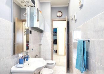 Bagno - Three-room apartment largo Luca della Robbia, 44, Torino (neighborhood Pozzo Strada) - photo 14