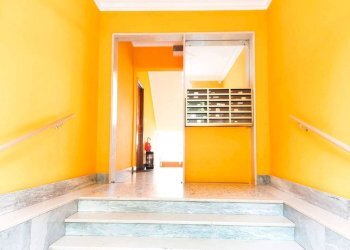 Interno palazzo - Three-room apartment largo Luca della Robbia, 44, Torino (neighborhood Pozzo Strada) - photo 16