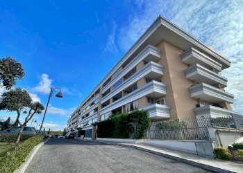 Facciata - Trilocale viale Italo Calvino, Roma - foto 30