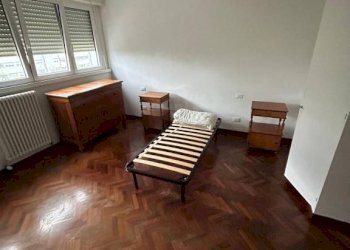 Camera da letto - Quadrilocale via Pietro Pomponazzi, Bologna (zona Mazzini) - foto 18