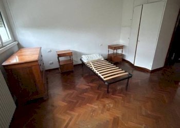 Camera da letto - Quadrilocale via Pietro Pomponazzi, Bologna (zona Mazzini) - foto 19