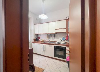 Cucina - Bilocale via Giuseppe Mazzini, 6, Cairate - foto 2