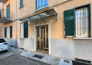 Facciata - Two-room apartment via Giuseppe Mazzini, 6, Cairate - photo 12