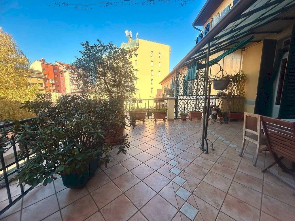 Terrazzo - Trilocale via Felice Orrigoni, 13, Varese - foto 1