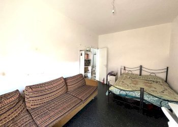 camera 1 con balcone - Trilocale via Fontanina, Bologna (zona Centro Storico) - foto 7