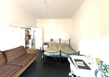 camera 1 con balcone - Trilocale via Fontanina, Bologna (zona Centro Storico) - foto 9