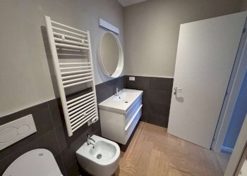 bagno - Quadrilocale via De Buttieri, Bologna (zona Centro Storico) - foto 35