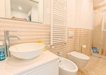 Bagno - Trilocale viale Cesare Pavese, 31, Roma - foto 8