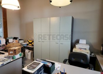 20260205_092300.jpg - Locale Commerciale Piazza della Vittoria, Santa Maria a Monte - foto 2