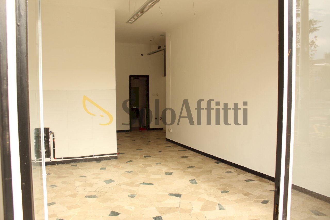 IMG_7898.JPG - Locale Commerciale Viale Europa 90, Bolzano - foto 1