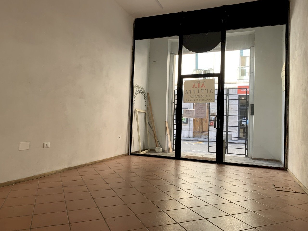 Interno - Commercial Premises Via I° Maggio, Pontedera - photo 3