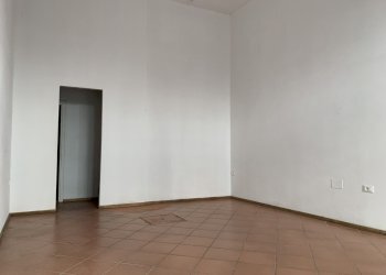 Interno - Commercial Premises Via I° Maggio, Pontedera - photo 4