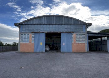 7e69cc2e-2bb1-4dc9-ba43-d3f34365e2e6.jpg - Locale Commerciale Via Emilia Mariani, Rimini - foto 1