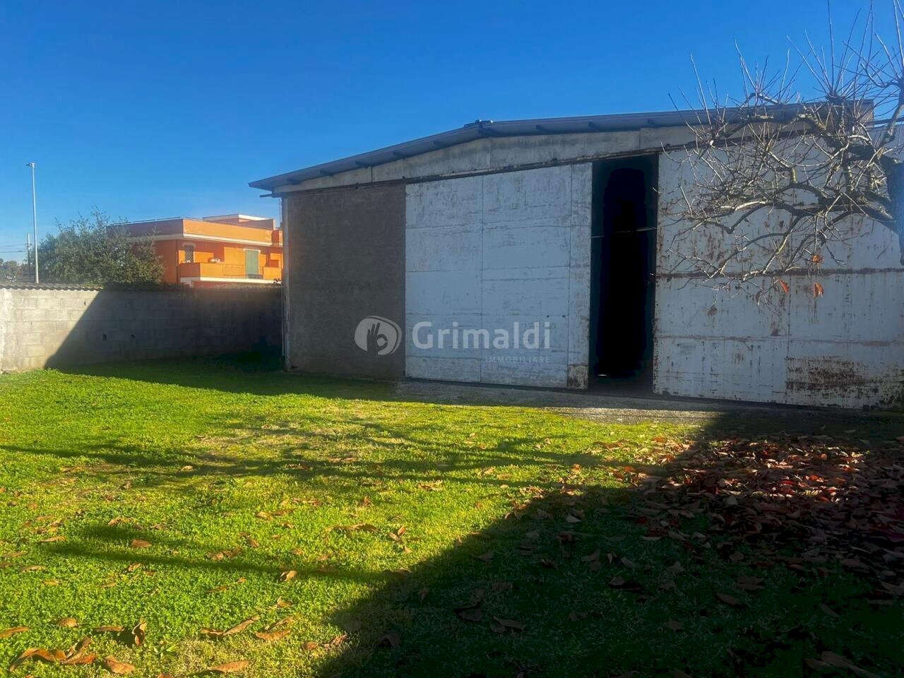 f17d7e77-b0fc-47a4-85ba-e1e49be90227.jpg - Magazzino Via del Combattente 1, Anzio - foto 1