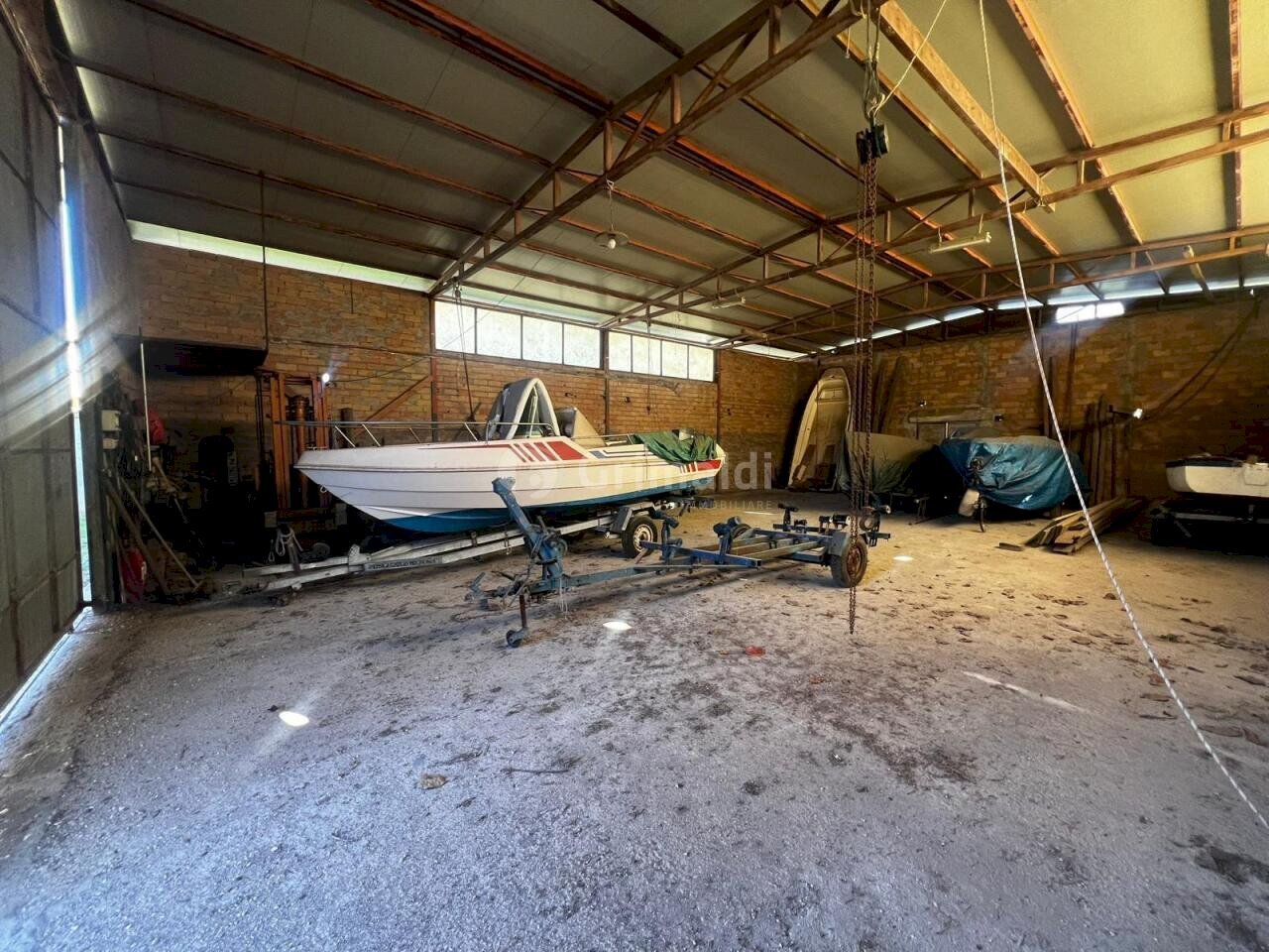 708907fa-2303-450b-afa0-d45d70a99a1b.jpg - Magazzino Via del Combattente 1, Anzio - foto 2