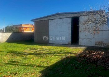 f17d7e77-b0fc-47a4-85ba-e1e49be90227.jpg - Magazzino Via del Combattente 1, Anzio - foto 1