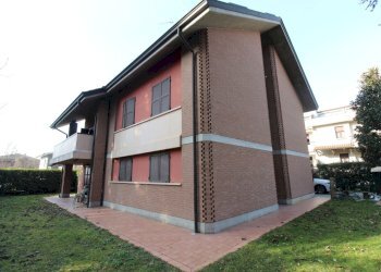 IMG_5360.JPG - Villa Reggio nell'Emilia - foto 1