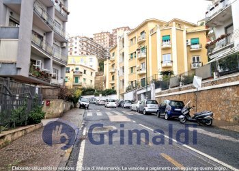 1.jpg - Box Via Torquato Tasso 189, Napoli (zona Vomero) - foto 1