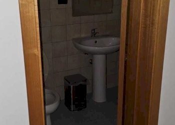 WhatsApp Image 2026-02-06 at 18.48.05 (3).jpeg - Magazzino Via Antonio Gramsci 59, Gravina di Catania - foto 4