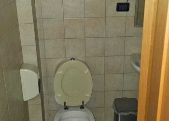 WhatsApp Image 2026-02-06 at 18.48.05.jpeg - Magazzino Via Antonio Gramsci 59, Gravina di Catania - foto 5