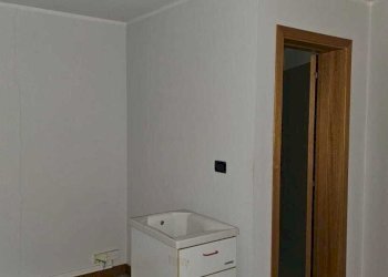 WhatsApp Image 2026-02-06 at 18.48.06 (2).jpeg - Magazzino Via Antonio Gramsci 59, Gravina di Catania - foto 7