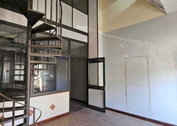 WhatsApp Image 2026-02-06 at 18.48.07 (1).jpeg - Magazzino Via Antonio Gramsci 59, Gravina di Catania - foto 12